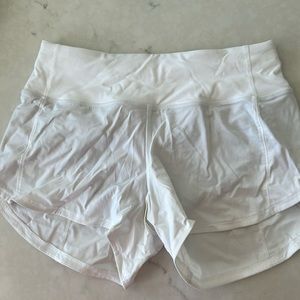 Women’s Lululemon 4” Speed Up low rise lined shorts